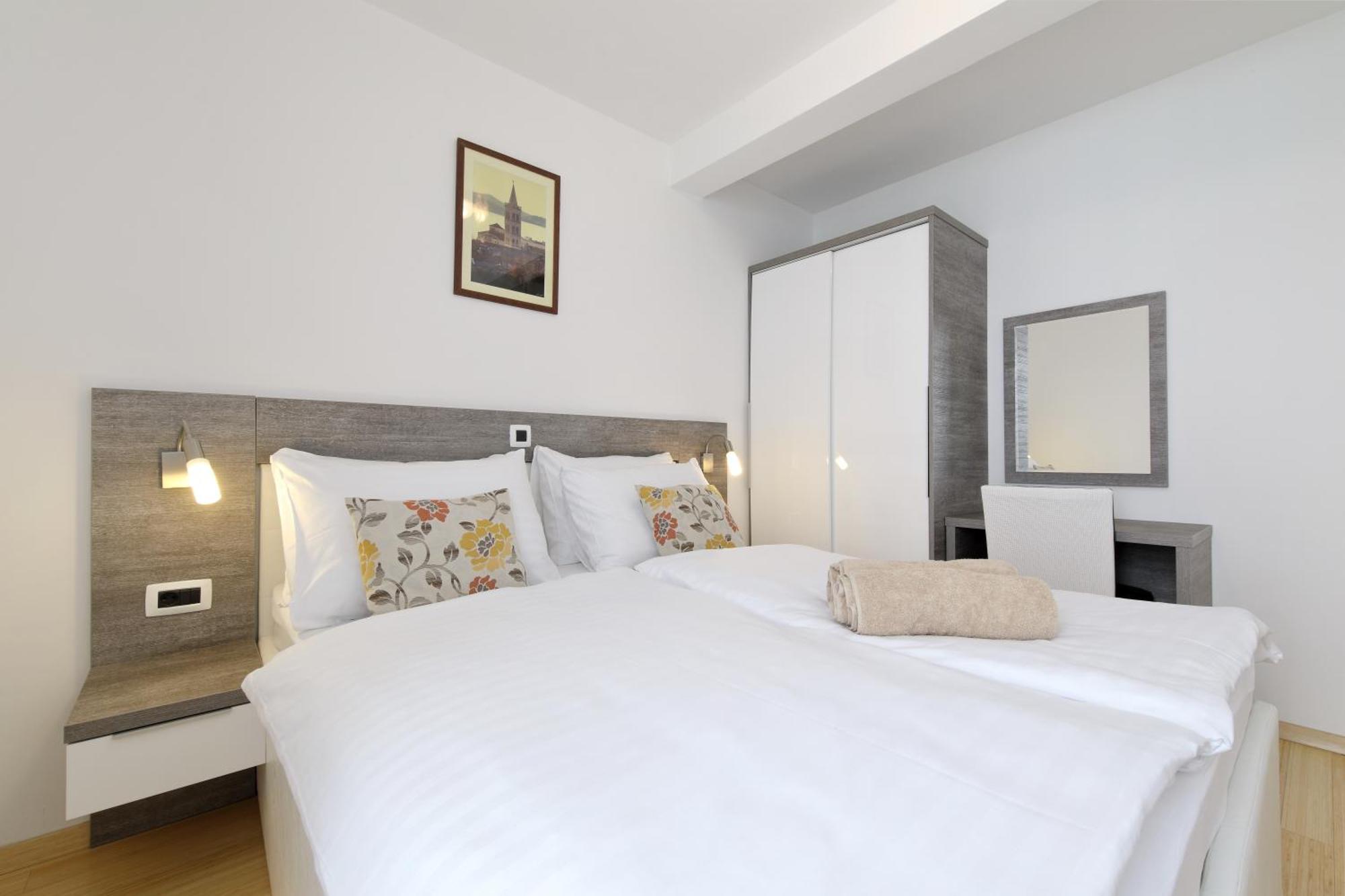 Sunnyside Apartments Resort Petrcane Ngoại thất bức ảnh